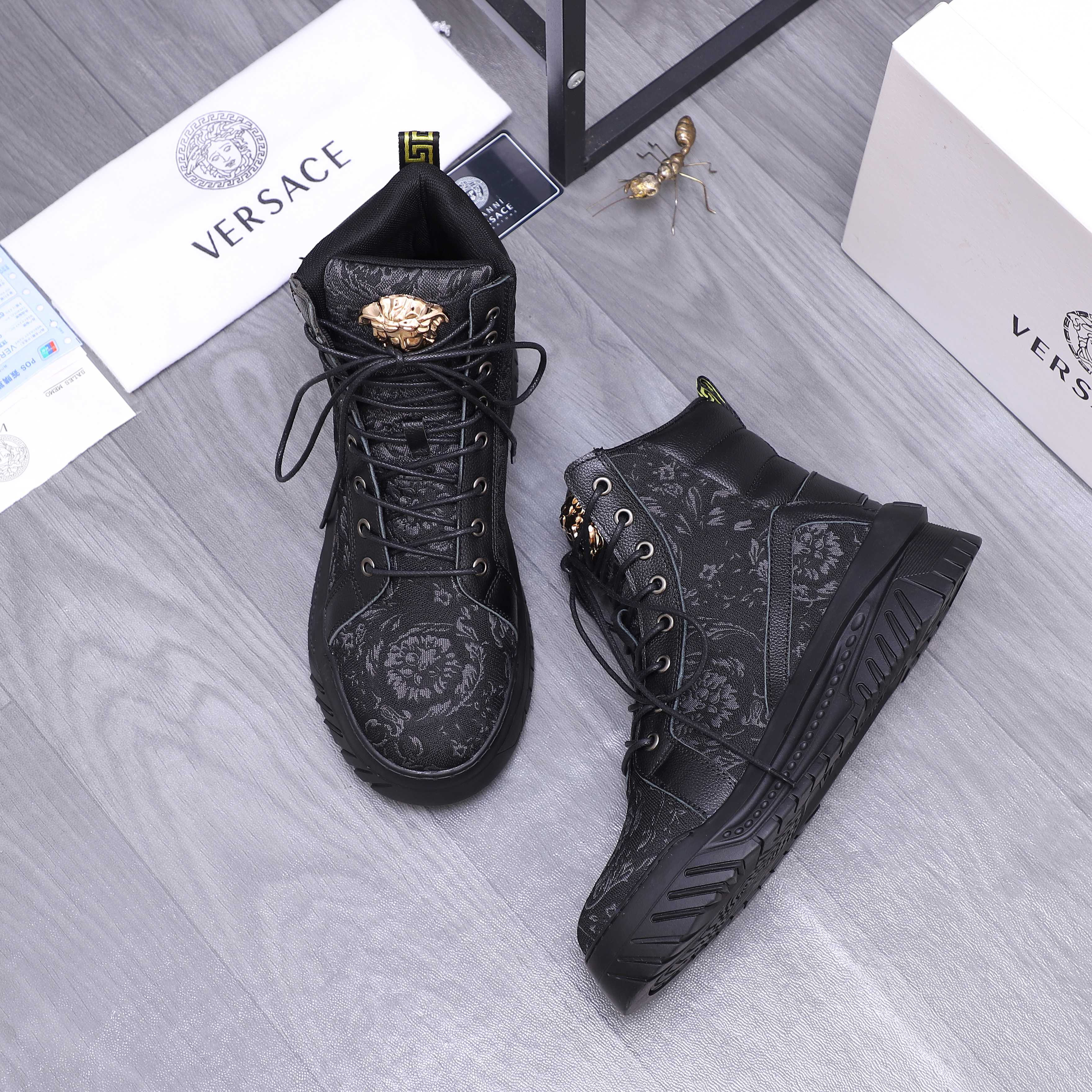 Luxury Shoes Versace