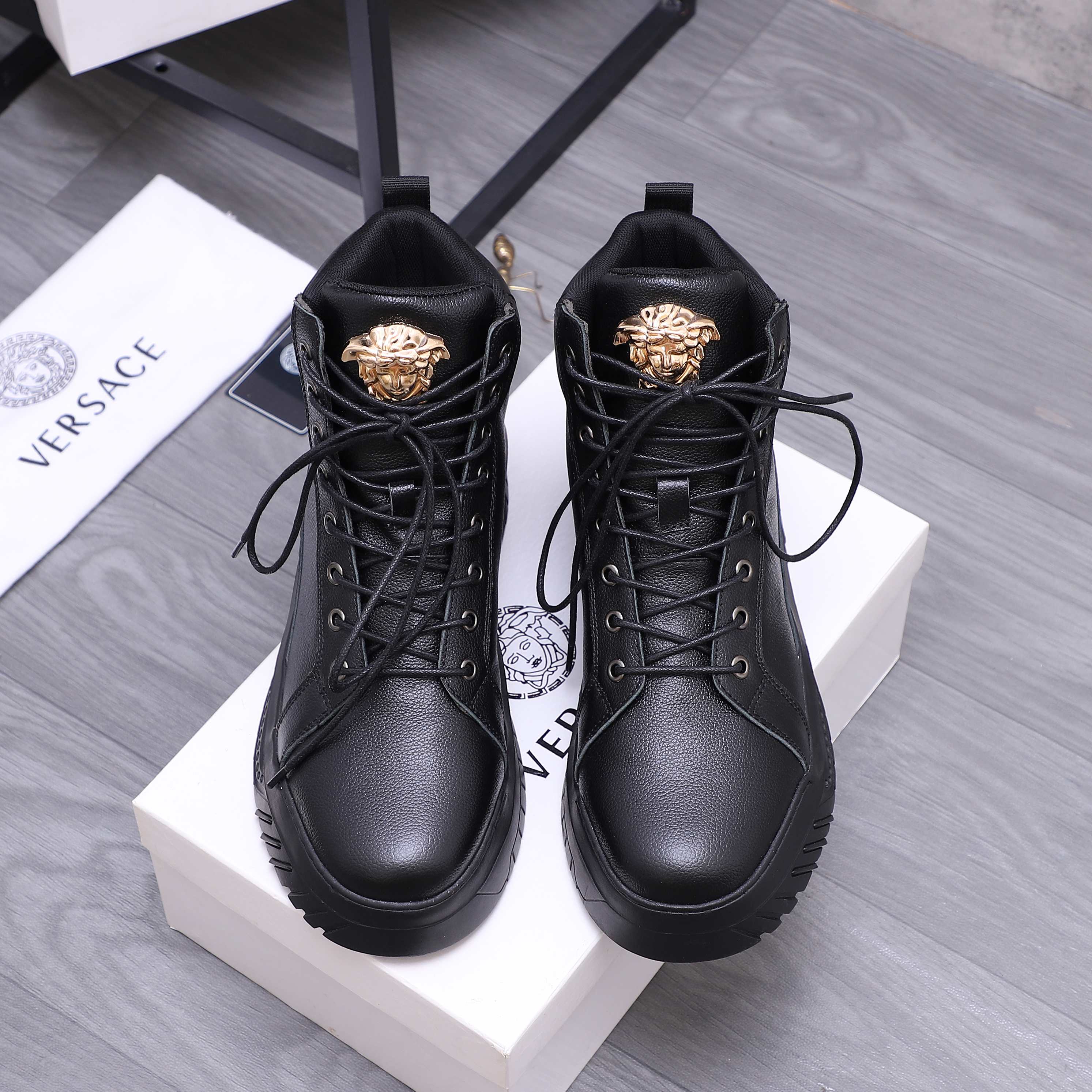 Luxury Shoes Versace