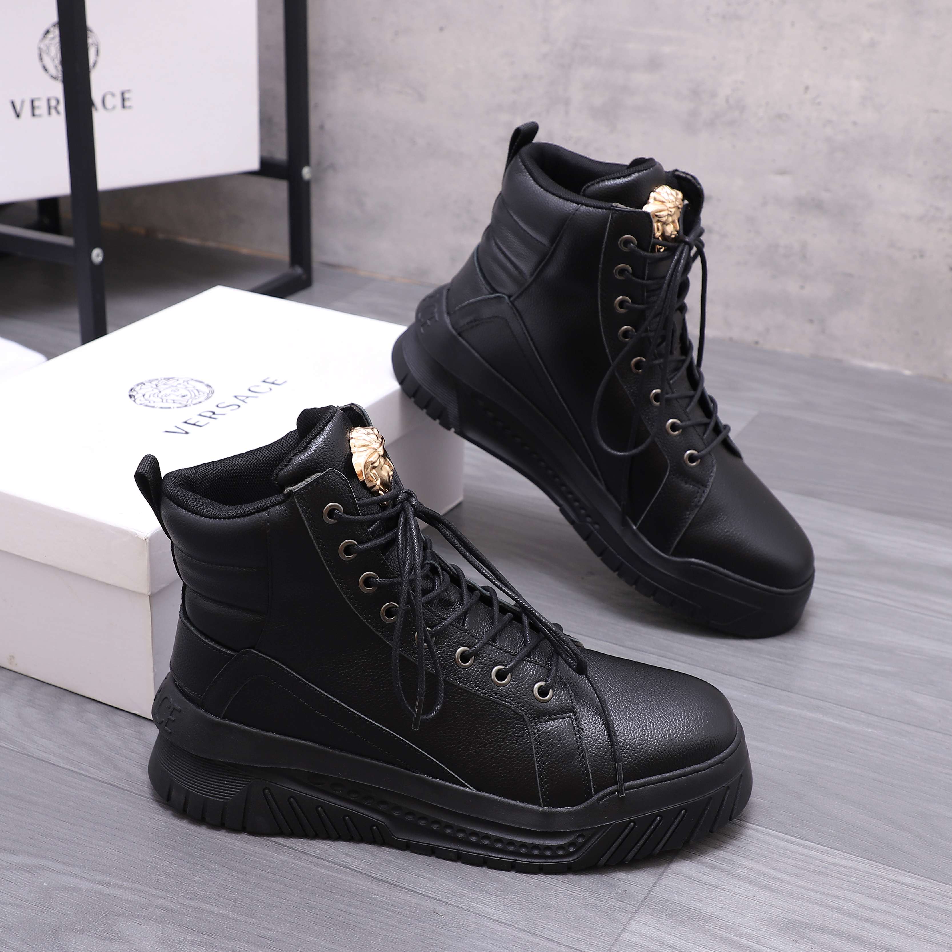 Luxury Shoes Versace