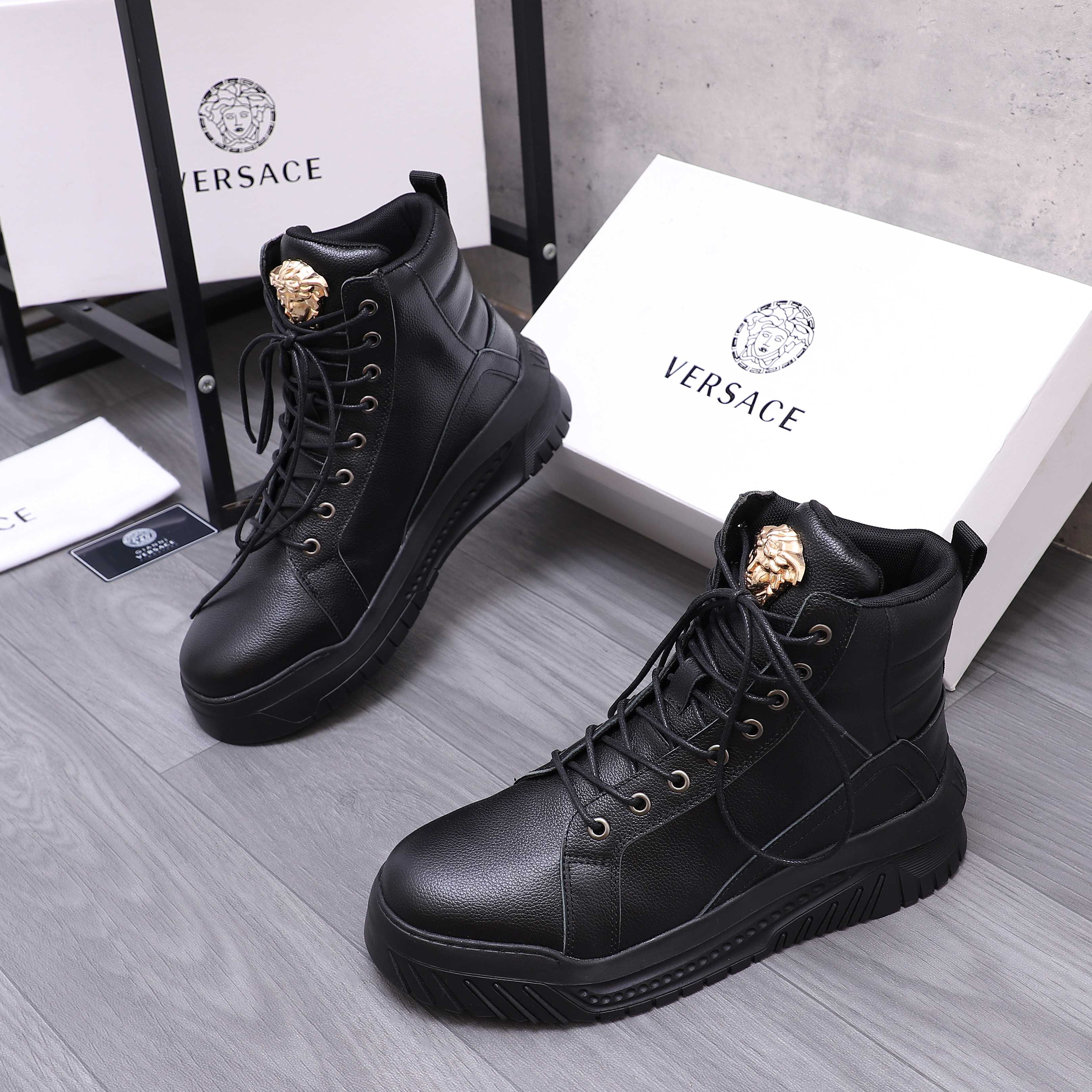 Luxury Shoes Versace