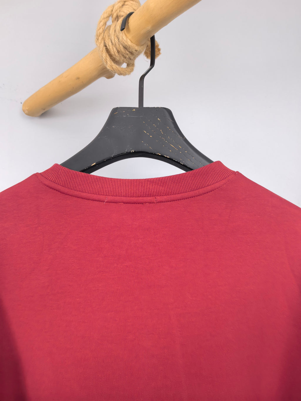 Red sweatshirt back with ribbed crewneck collar