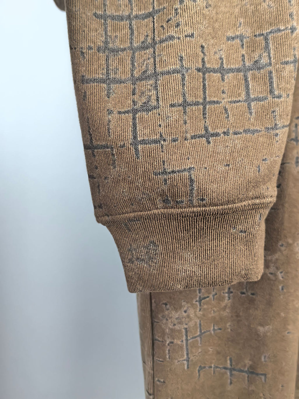 Fendi long-sleeve sweatshirt with ribbed hem and brown fabric, blue print detail