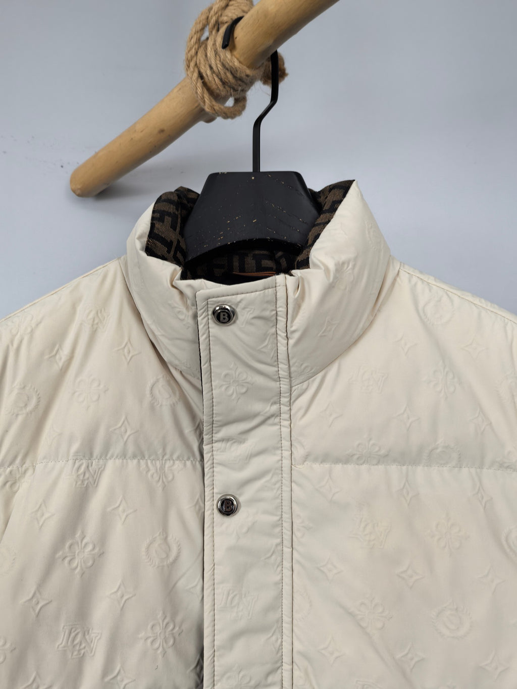 Burberry puffer jacket, cream high collar with front button placket