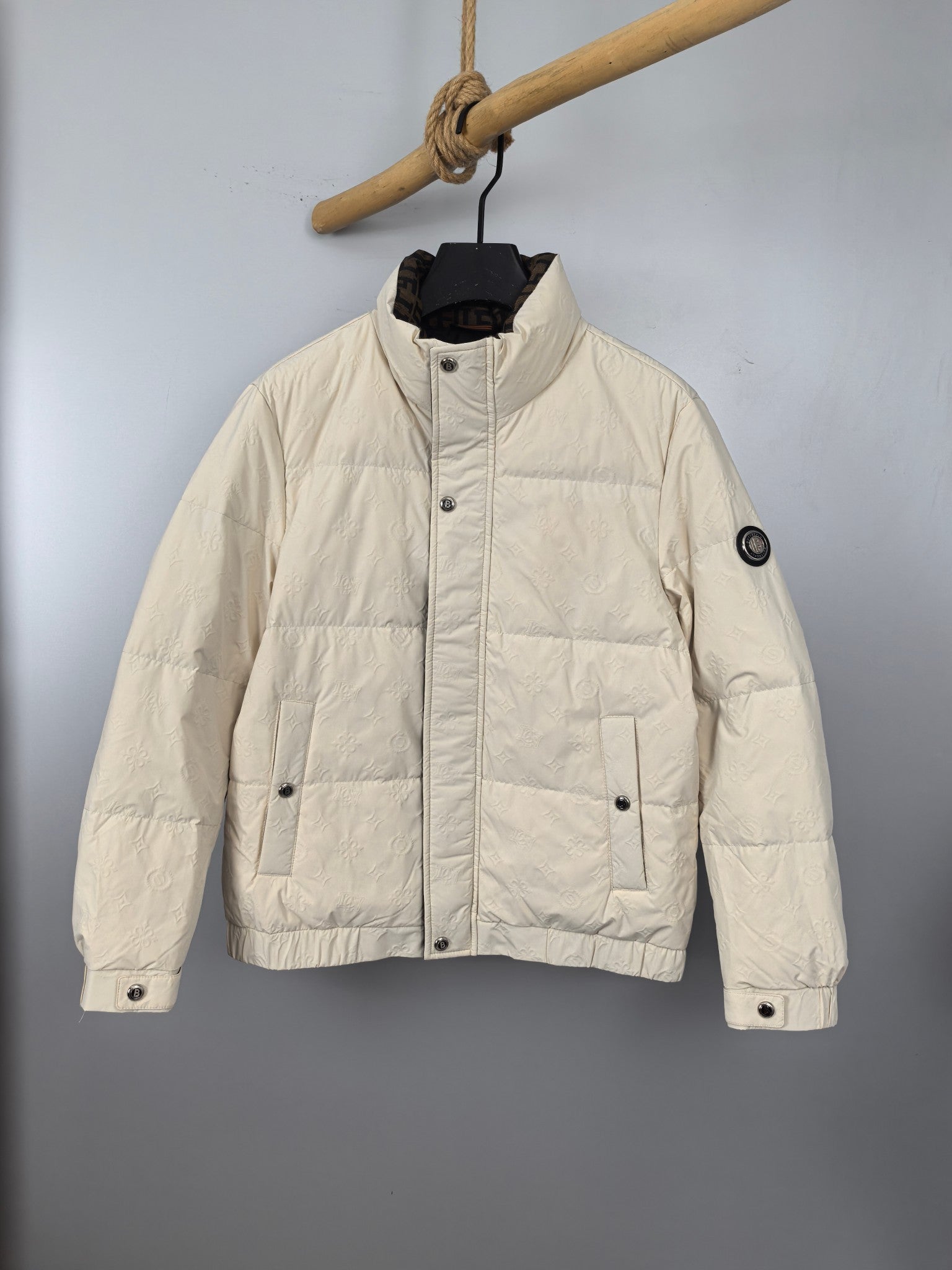 Burberry puffer jacket, cream with quilted front and snap button closure