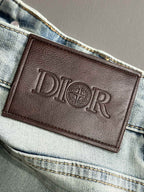 Brown leather-look Dior logo patch on the front waistband