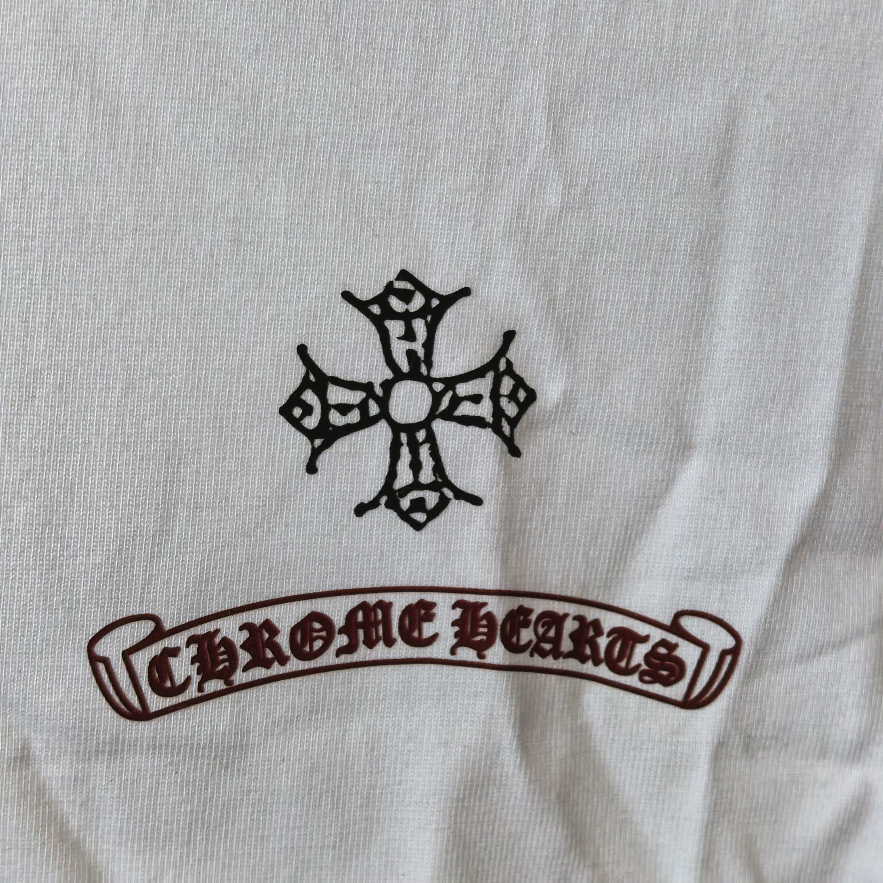 Long-sleeve T-shirt graphic print, crown and banner detail in black and brown