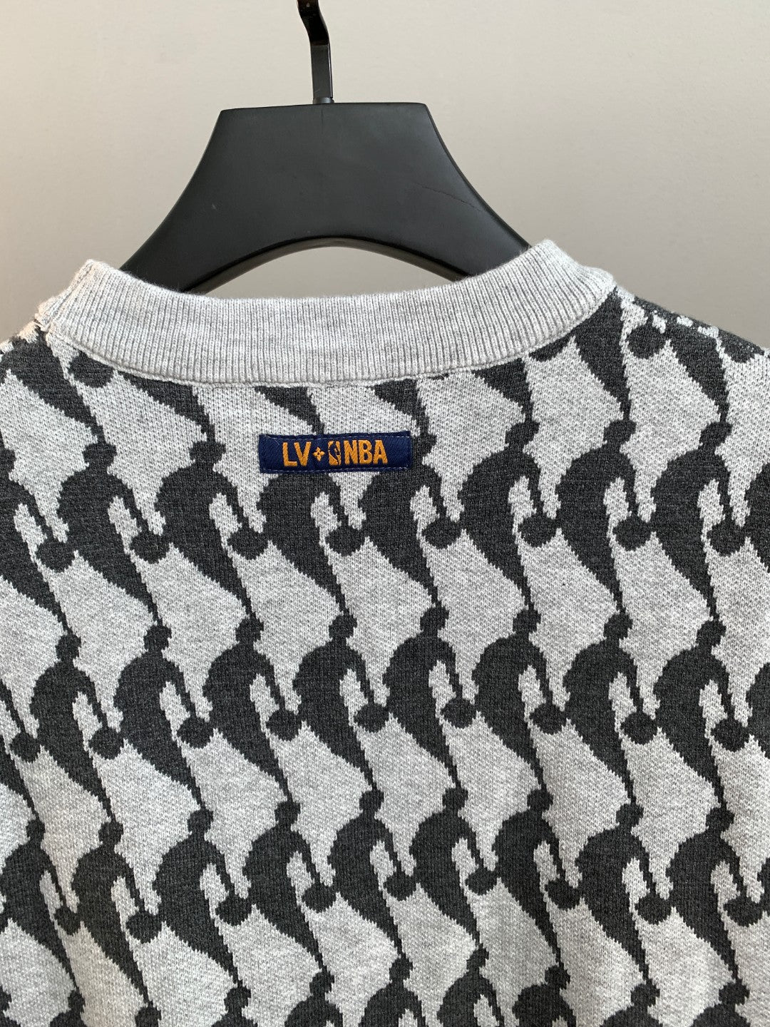Knit sweater back neckline with LV4/NBA logo patch, white and black pattern