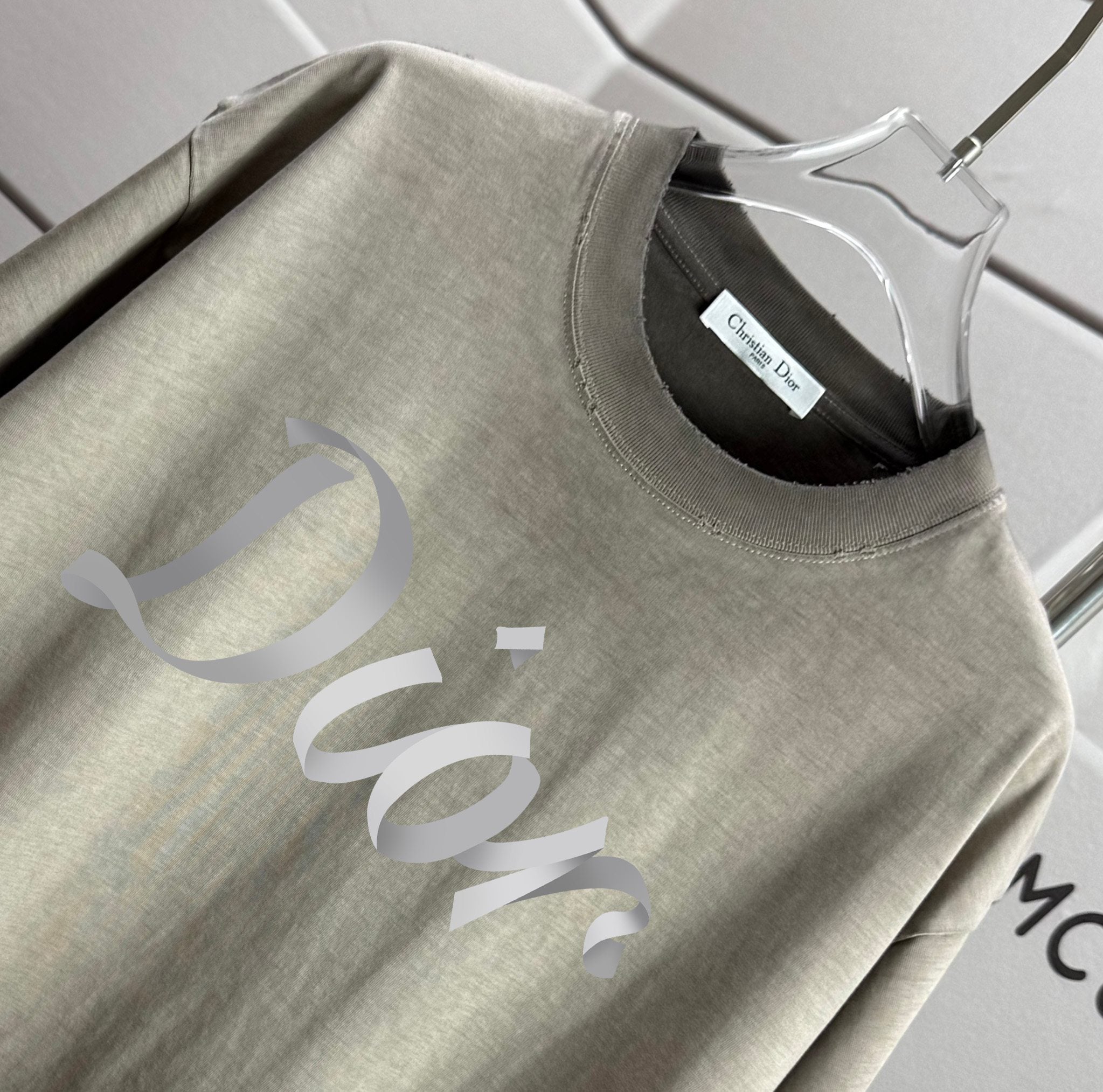 Dior short-sleeve crewneck T-shirt, light gray, partial Dior logo graphic