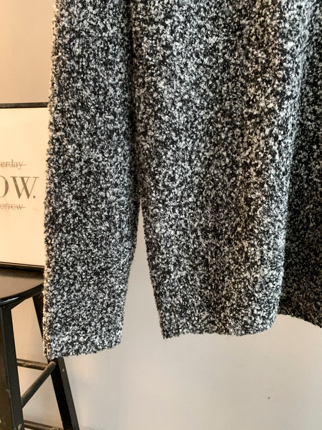 Louis Vuitton knit sweater speckled black/white long sleeves