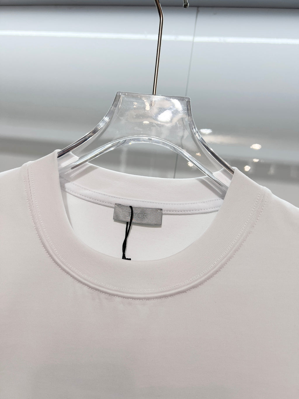 White Dior short-sleeve T-shirt neckline with interior label detail
