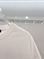 White Louis Vuitton T-shirt sleeve and side seam, plain fabric