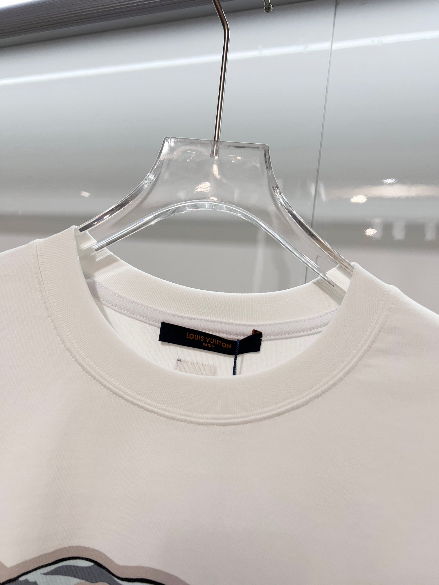 White Louis Vuitton T-shirt crew neck with inner neckline label