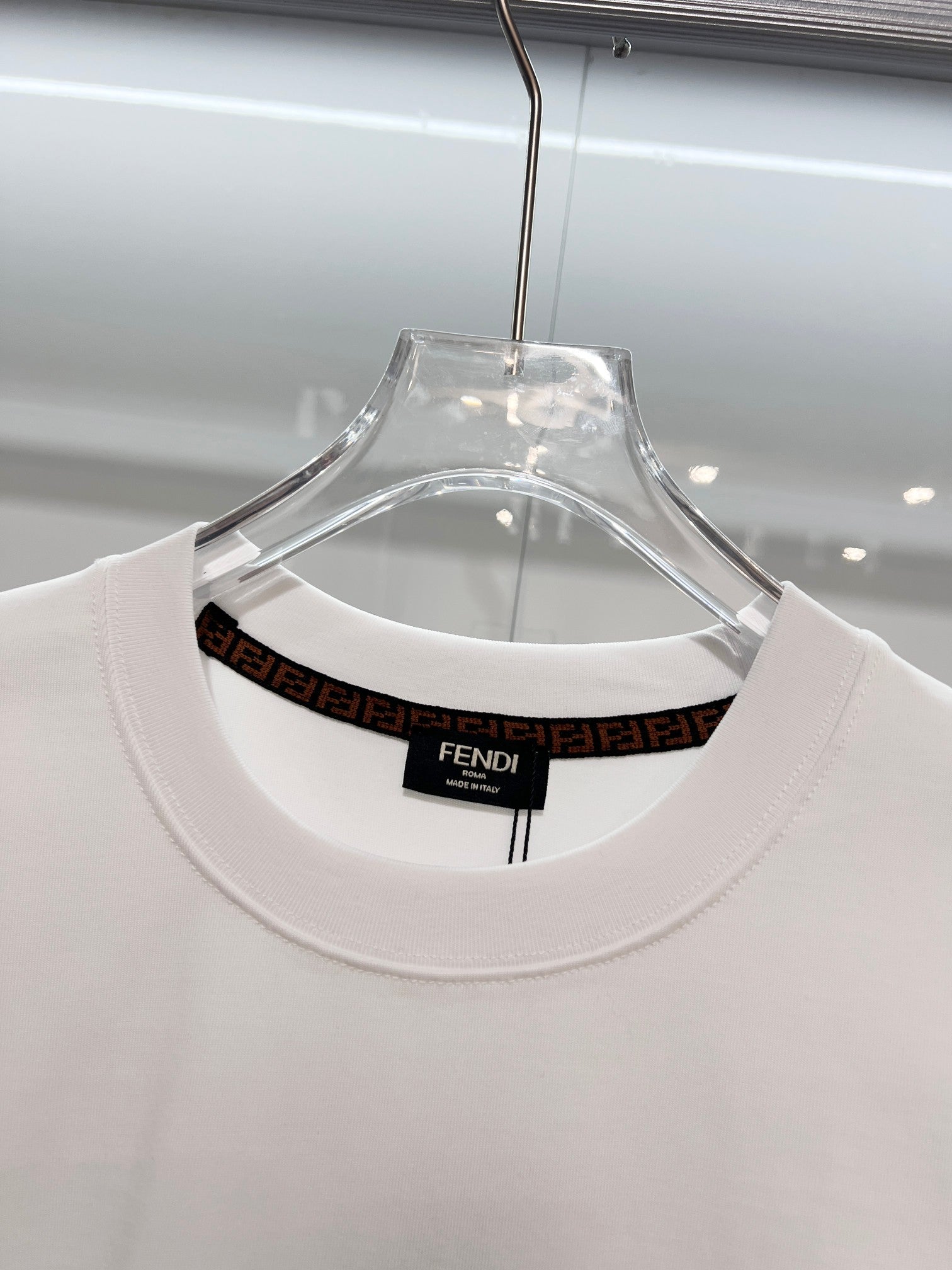 Fendi white short-sleeve T-shirt crew neck with patterned inner collar