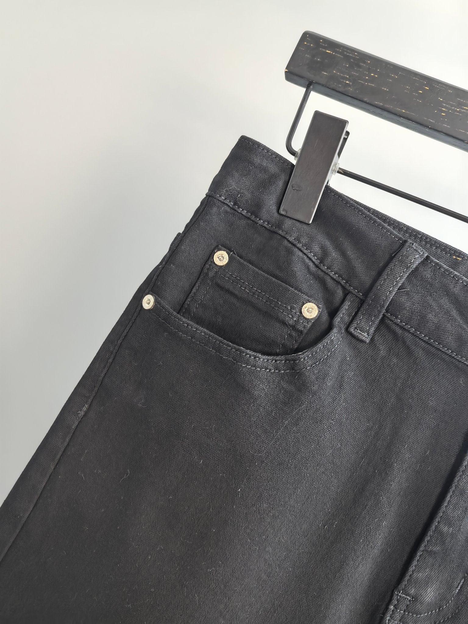 Burberry long pants, black denim waistband with metal button and belt loops