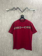 Gucci red short-sleeve T-shirt with green and pink stripe logo on chest