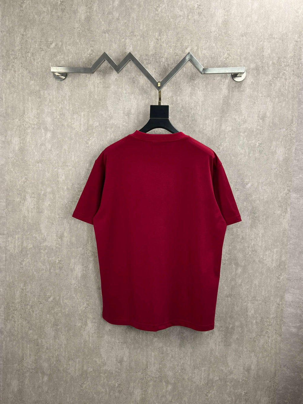 Gucci red short-sleeve T-shirt, back view on hanger