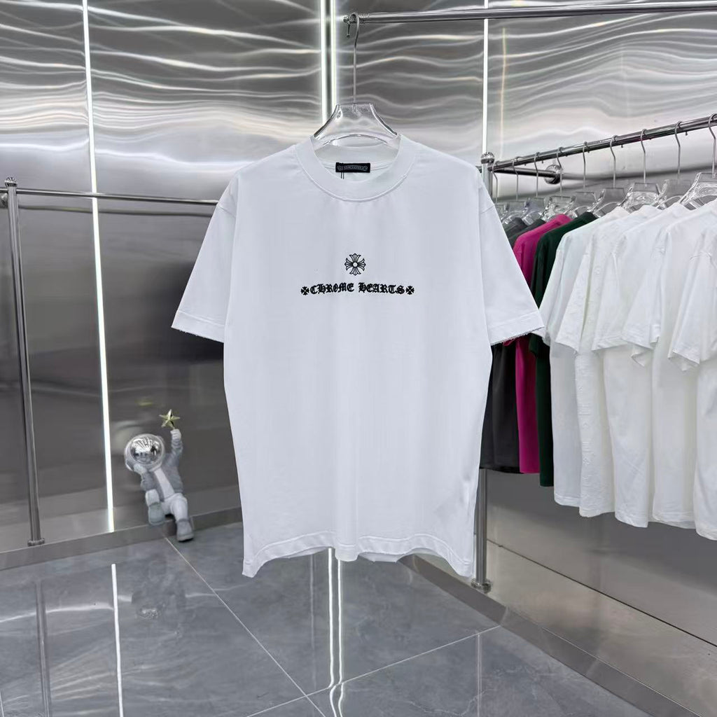 White short-sleeve T-shirt with chest graphic logo