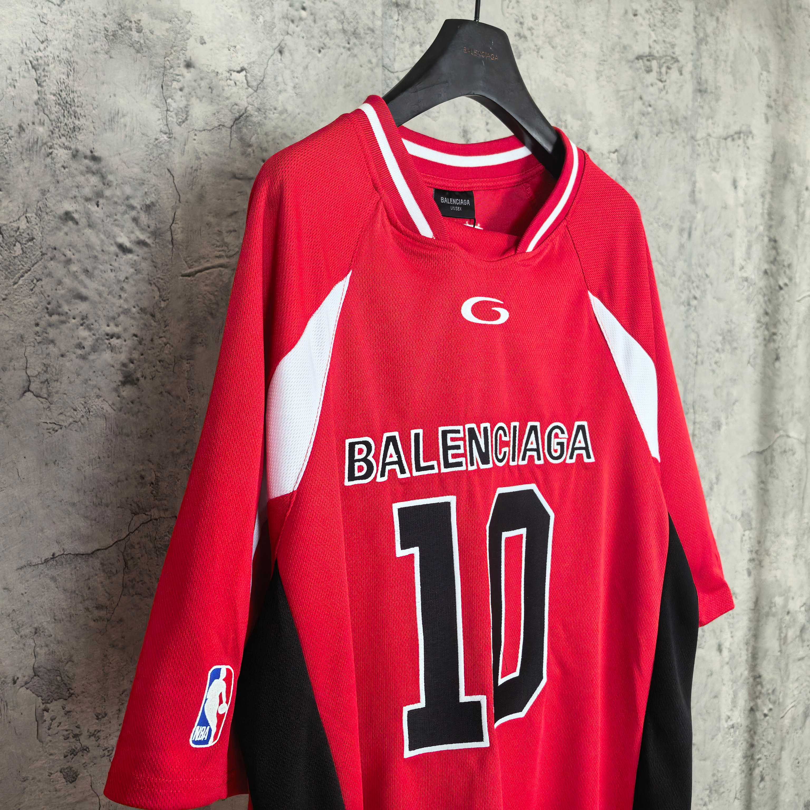 Red short-sleeve jersey with BALENCIAGA 10 front print and white shoulder stripes