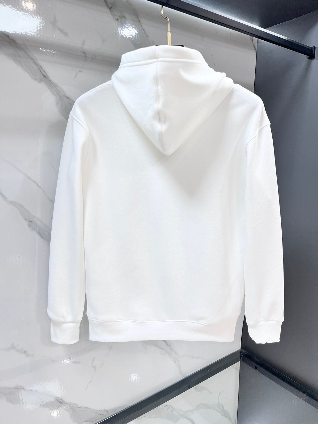 Versace white pullover hoodie with hood and long sleeves