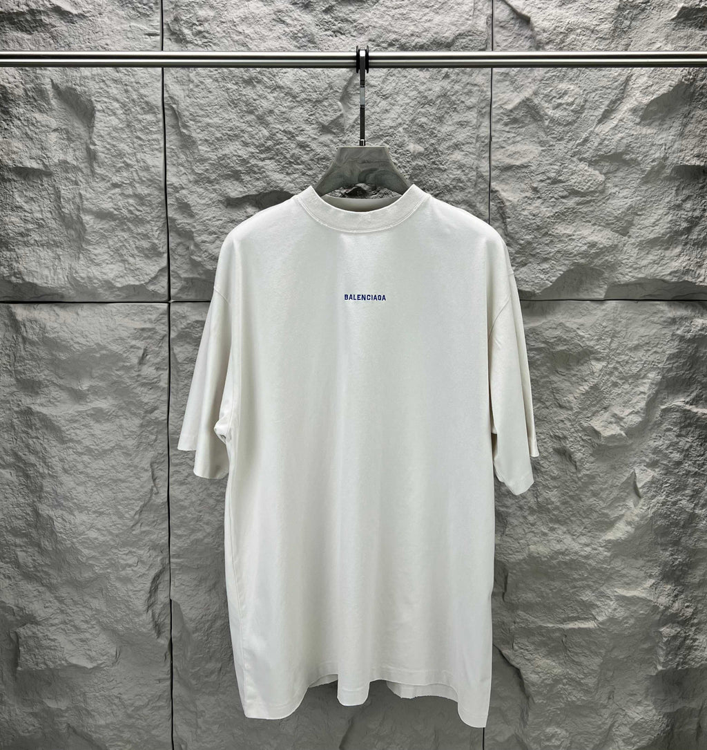 White short-sleeve T-shirt with small chest Balenciaga logo
