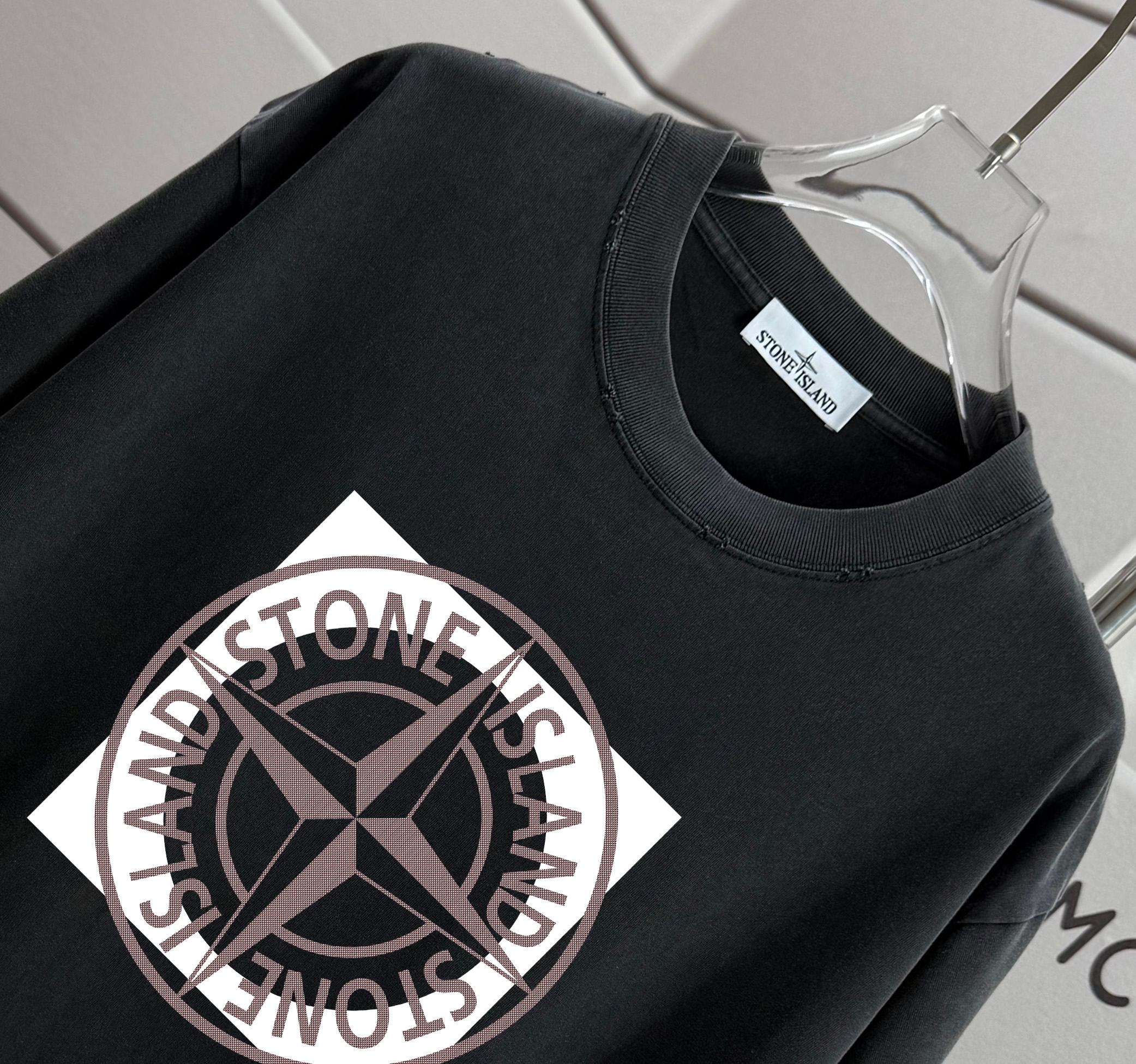 Clothes Stone Island