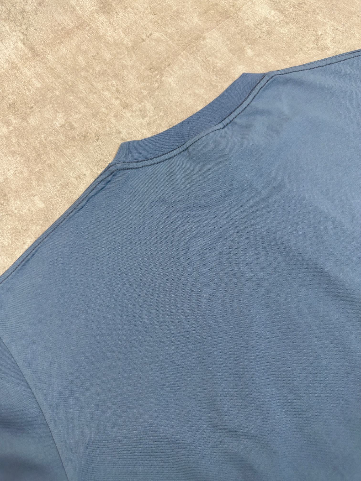 Balenciaga blue T-shirt back shoulder and collar close-up, short sleeves, crew neck seam