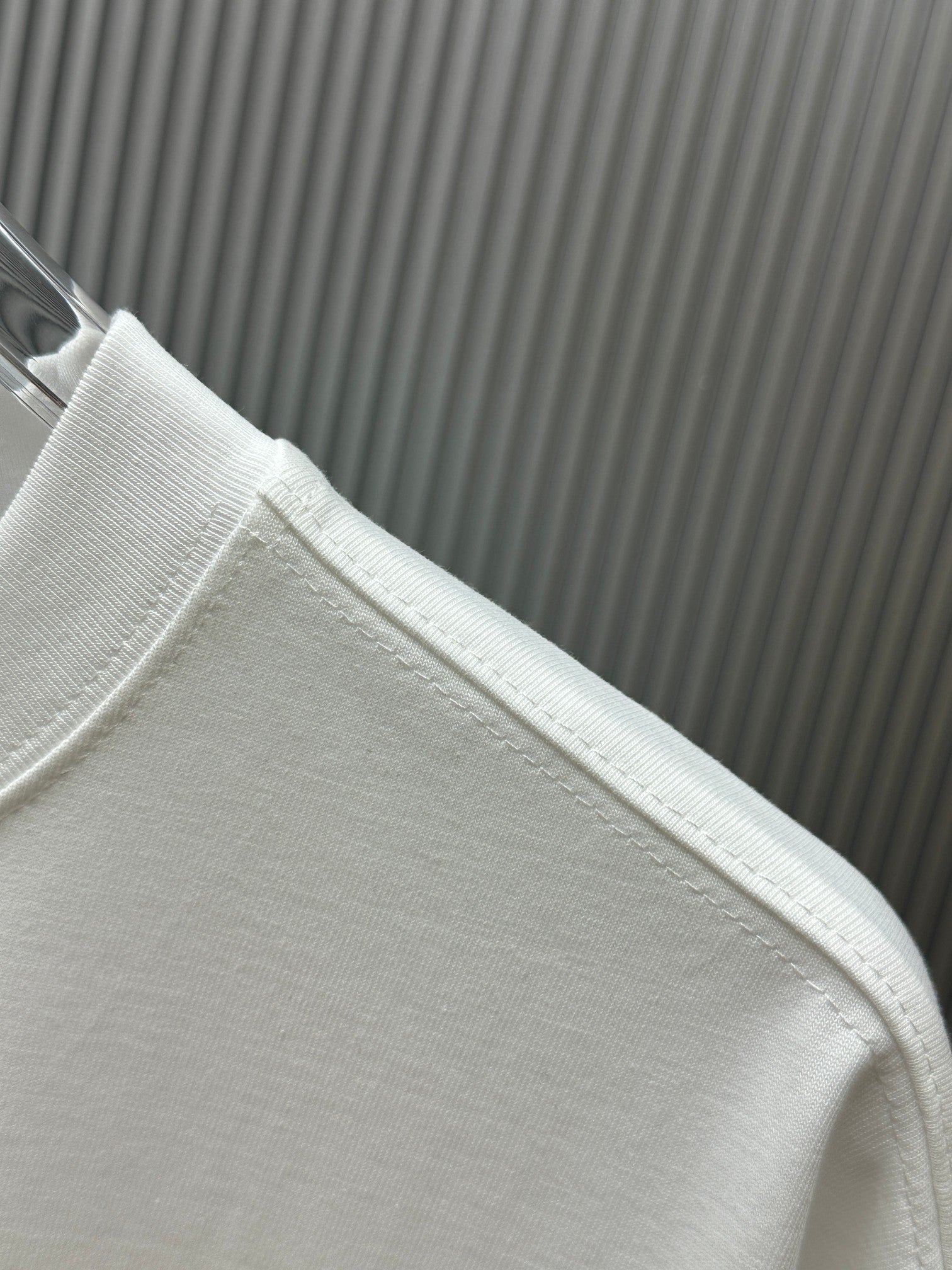 Givenchy T-shirt shoulder seam, white fabric with ribbed collar trim