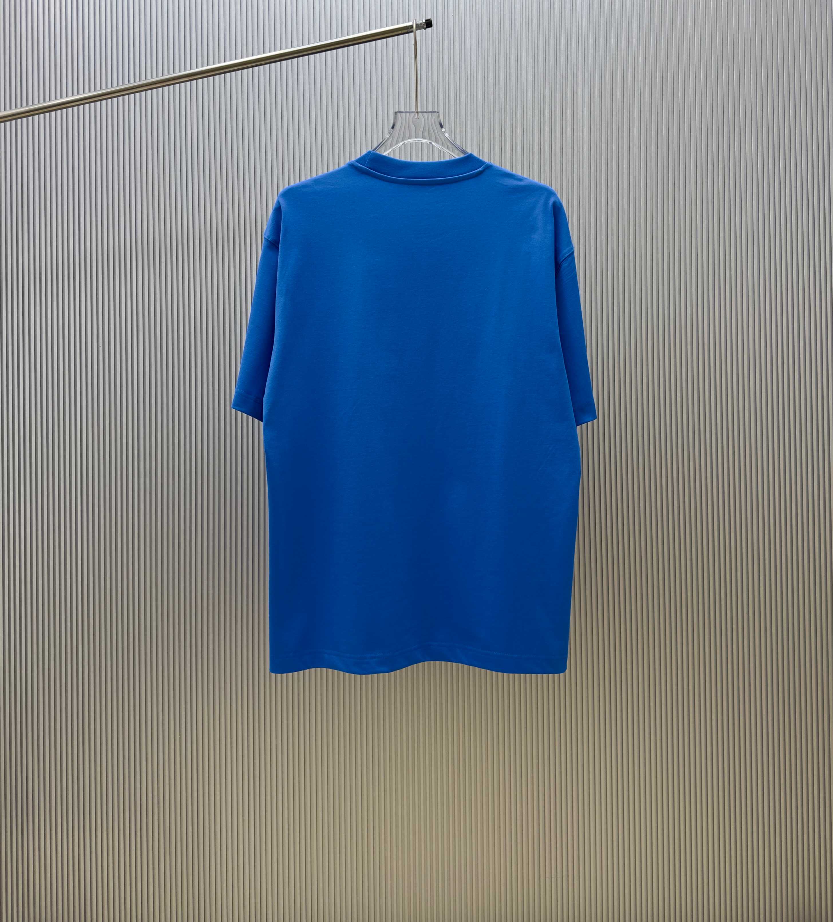 Blue Givenchy crew-neck T-shirt with short sleeves