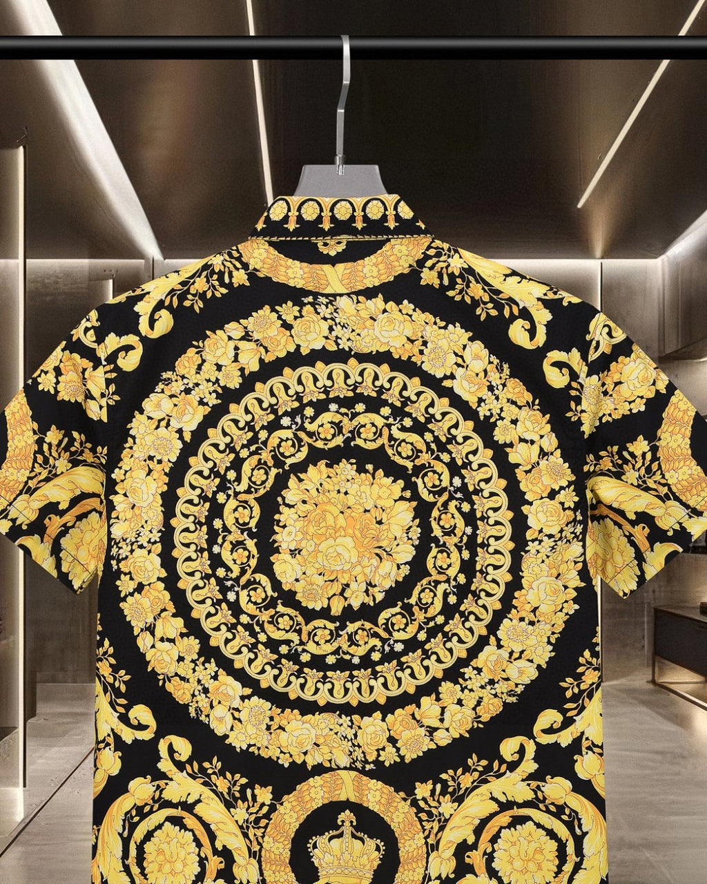 Versace short-sleeve shirt back in black with gold round medallion and scrolling floral print