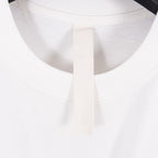 White T-shirt crew neckline with inner neck label