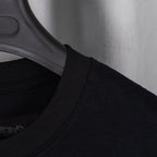 Black short-sleeve T-shirt neckline and collar seam
