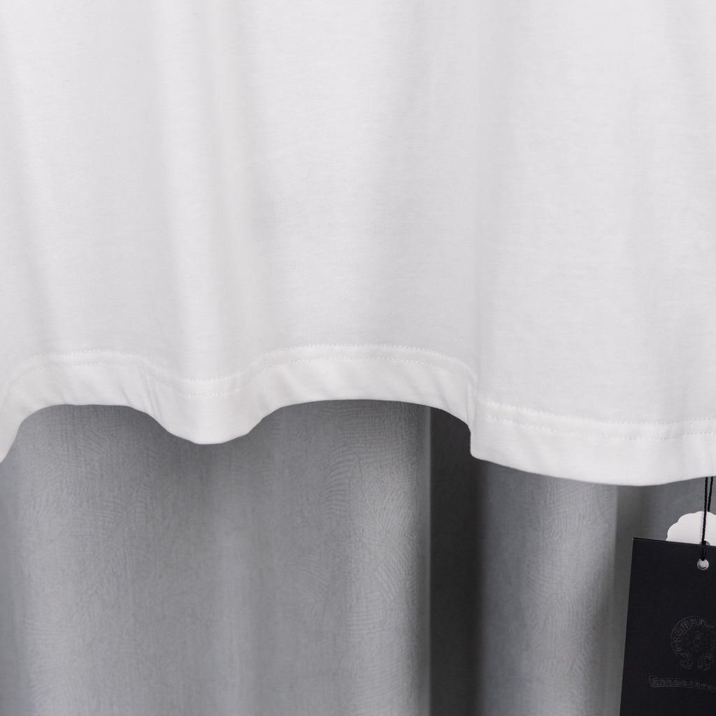 White T-shirt hem with side vent and clean fabric finish