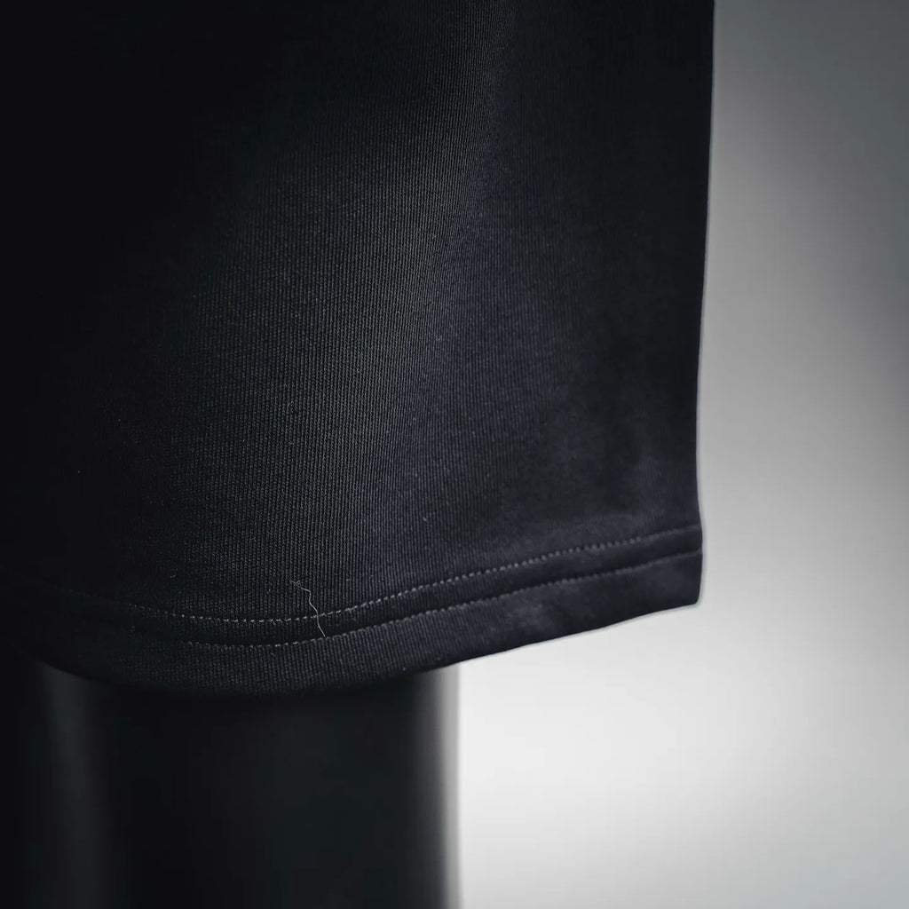 Black shorts hem with smooth ribbed cuff detail
