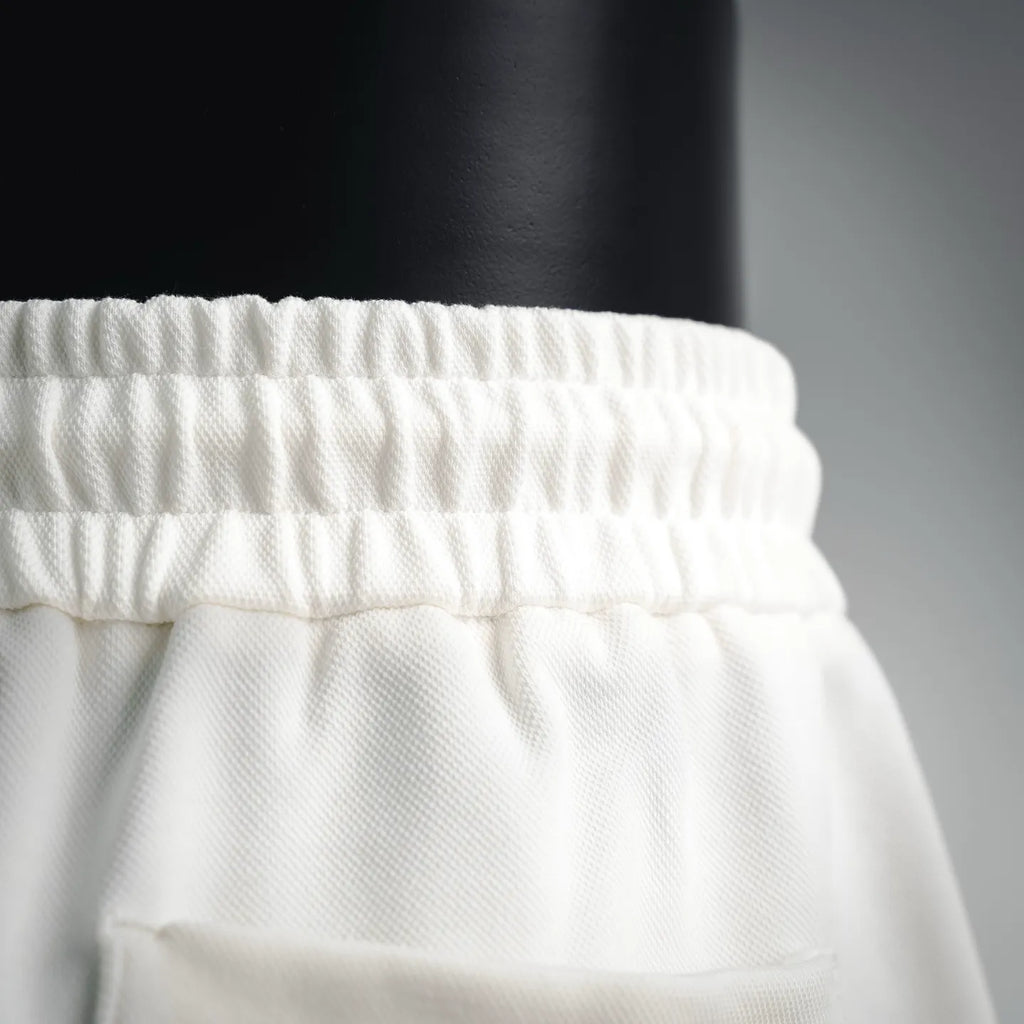 White shorts elastic waistband with gathered detail
