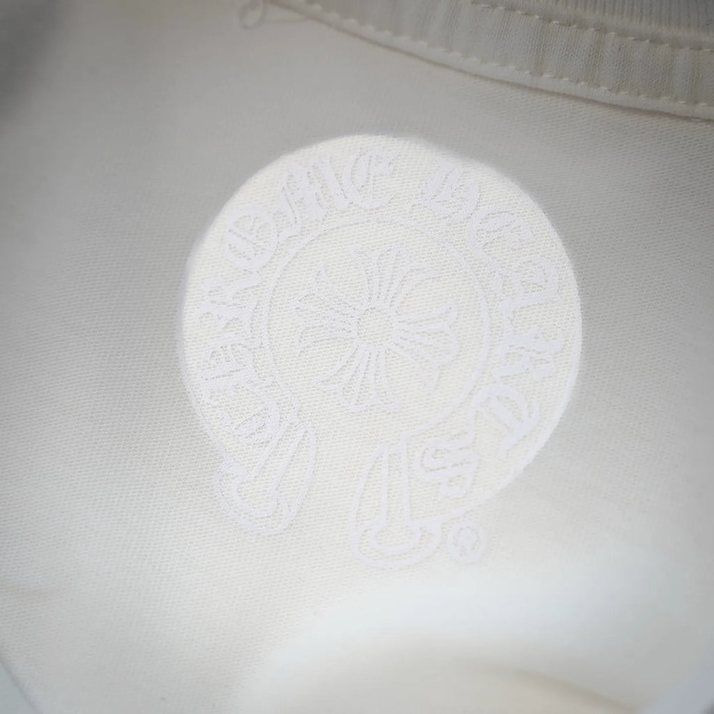 White long-sleeve T-shirt back embossed circular graphic