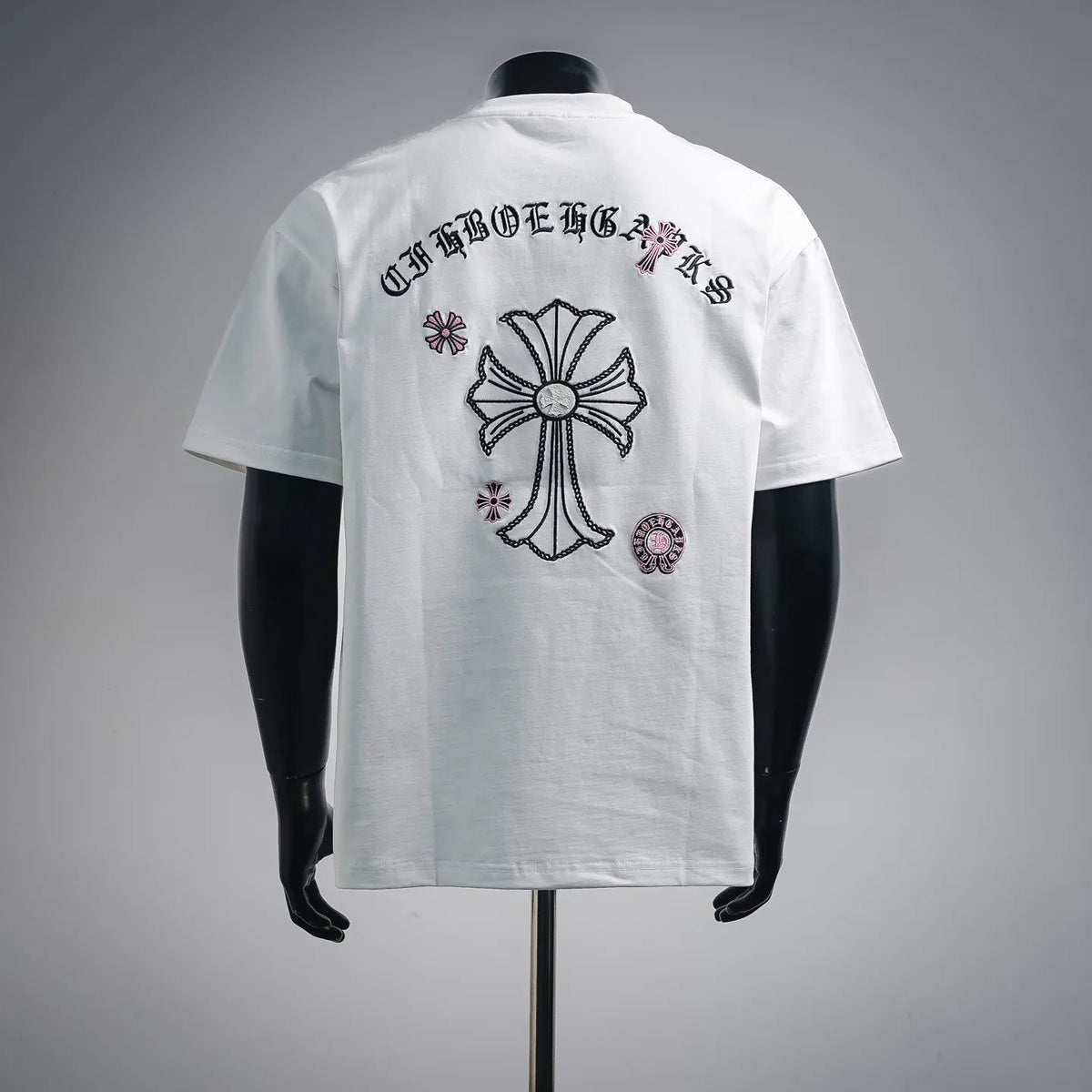 White short-sleeve T-shirt with large back cross graphic