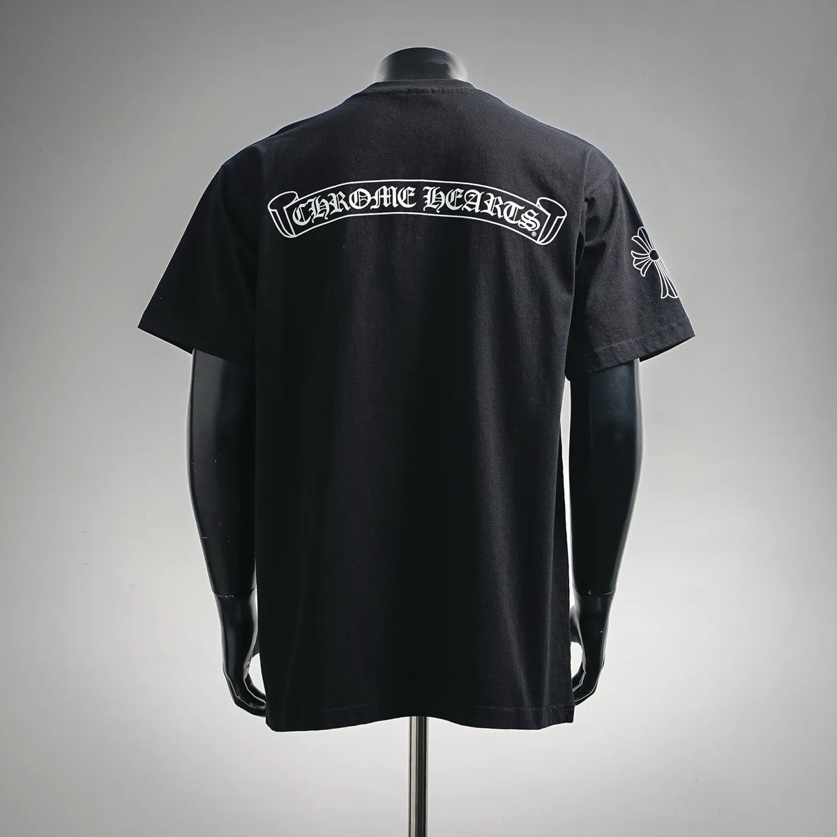 Black short-sleeve T-shirt with large back graphic logo and sleeve print
