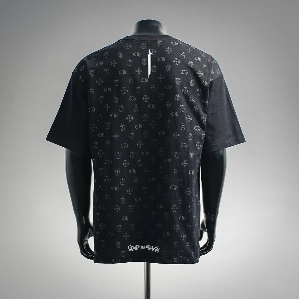 Men's black short-sleeve crewneck T-shirt with all-over back logo pattern