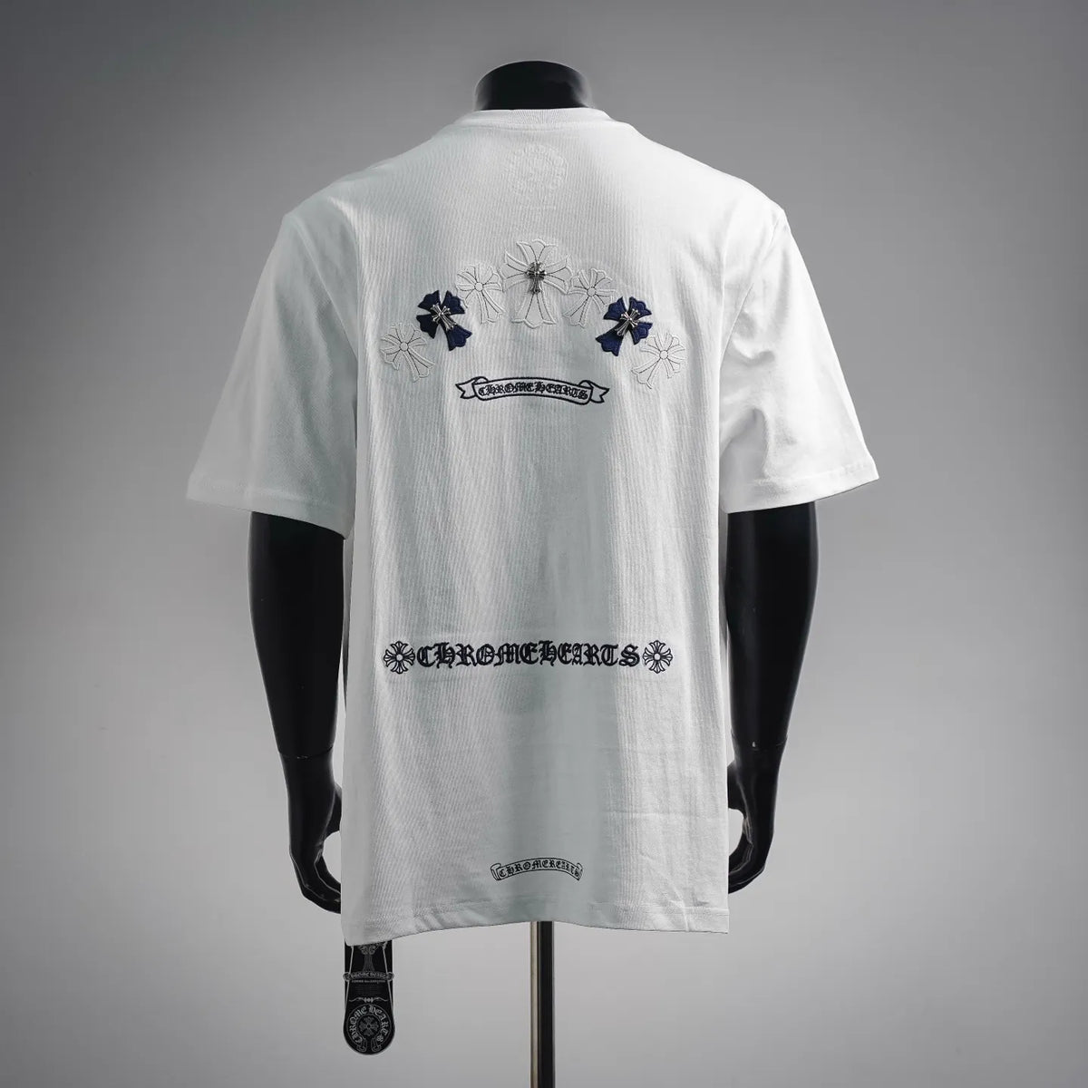 White short-sleeve crewneck T-shirt with large back graphic embroidery