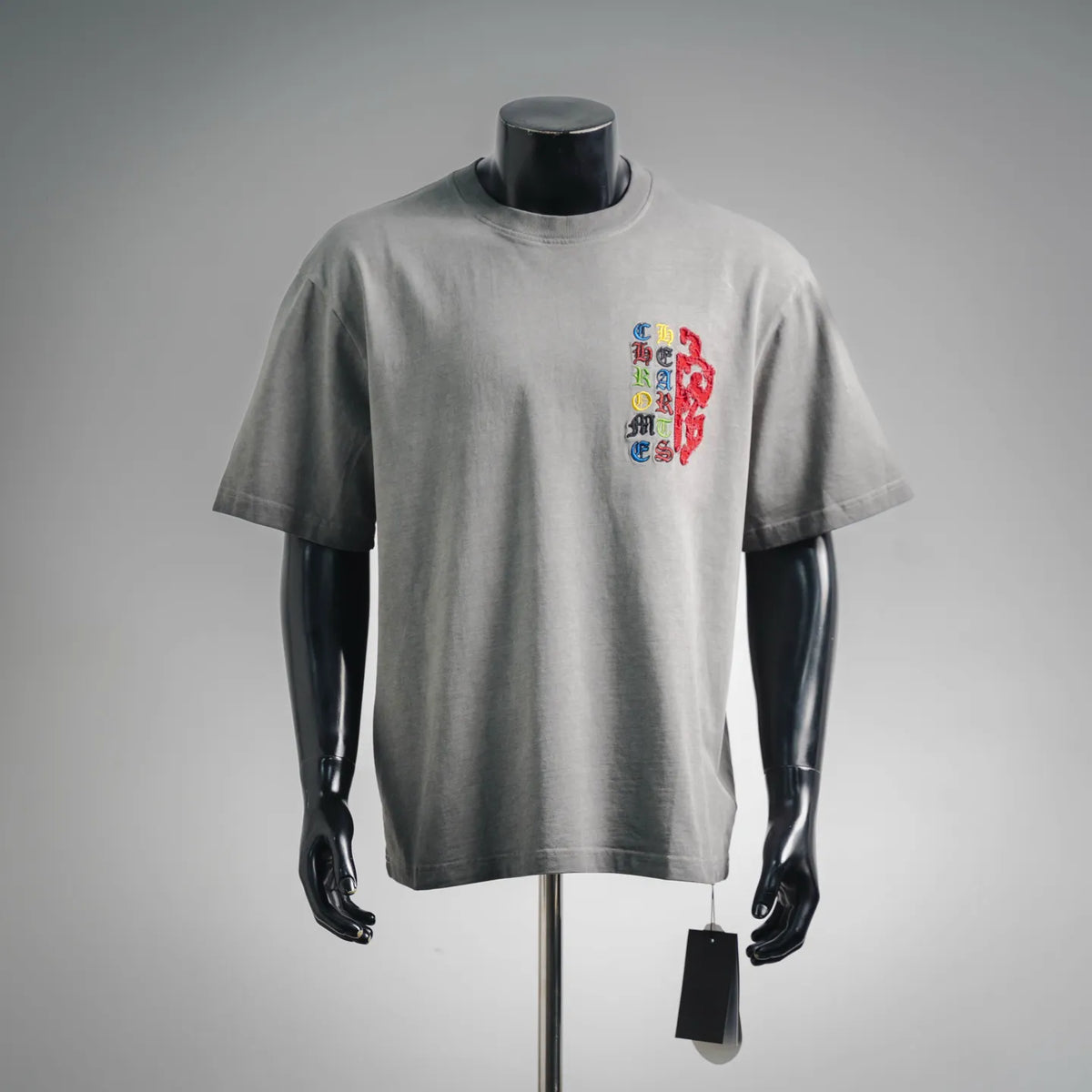 Gray short-sleeve T-shirt with multicolor embroidered front graphic on chest