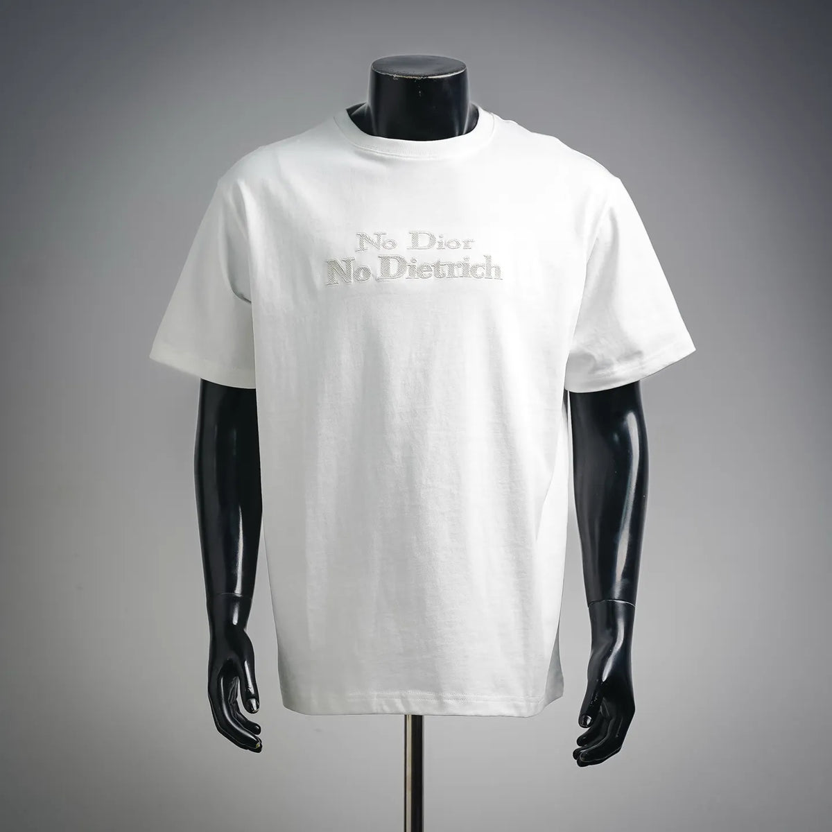 White Dior short-sleeve T-shirt with beige embroidered front logo