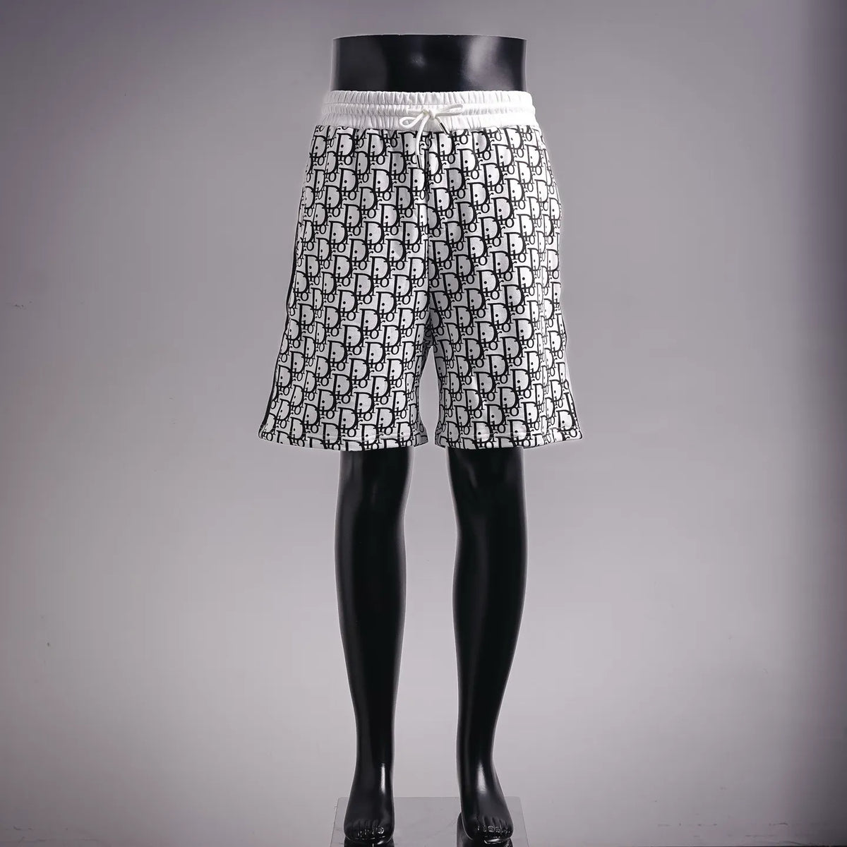 Dior logo-print shorts with elastic waistband and relaxed straight leg cut