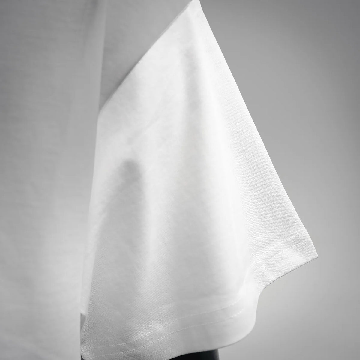 Dior white T-shirt sleeve and side seam