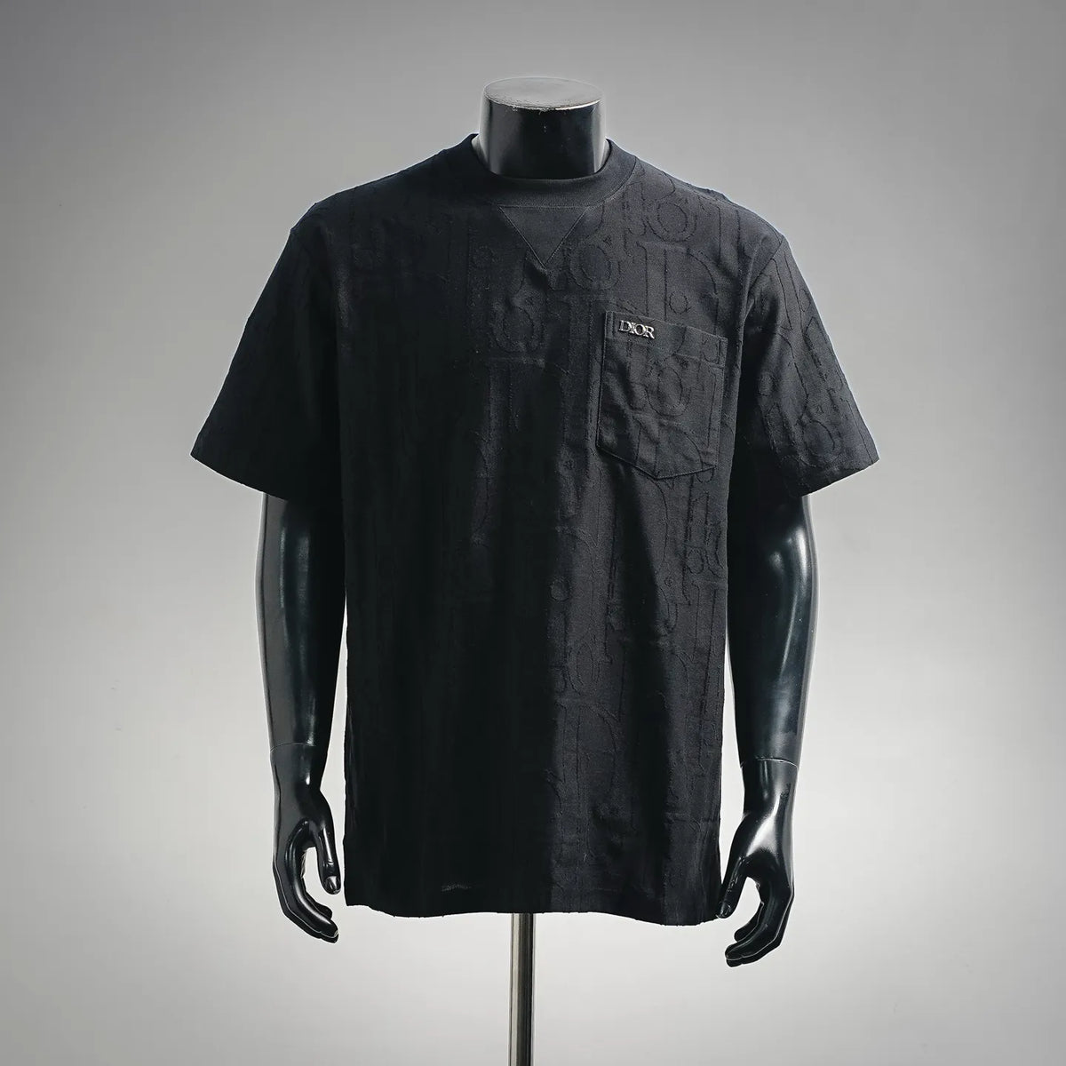 Black short-sleeve crewneck T-shirt with chest pocket and Dior logo detail
