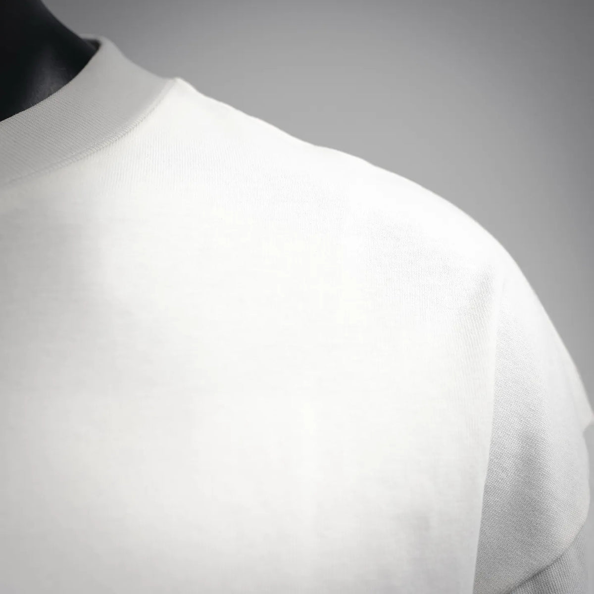 White Dior short-sleeve T-shirt with smooth fabric and side panel stitching