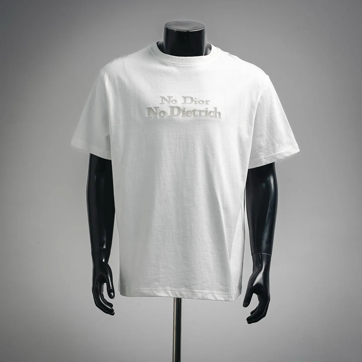 White short-sleeve T-shirt with No Dietrich Dior chest logo