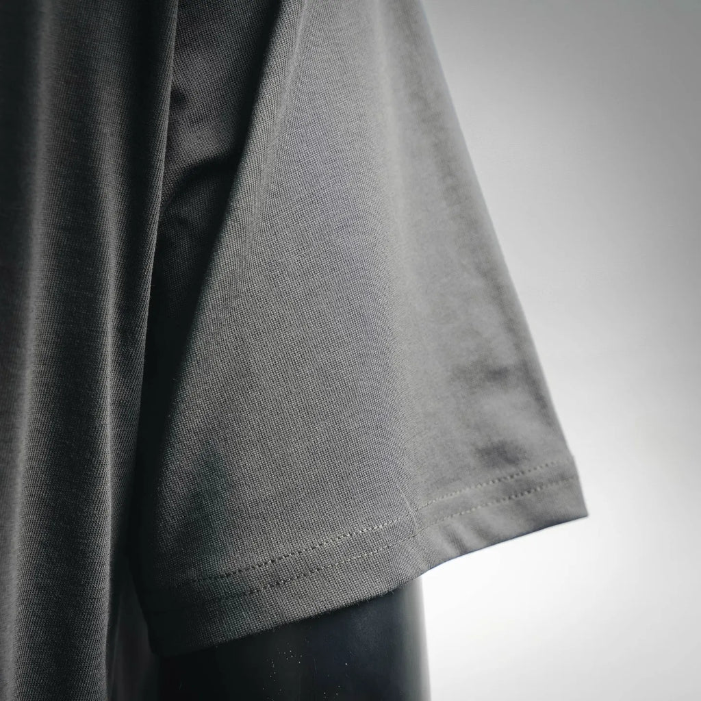Dior dark gray T-shirt side seam and hem edge