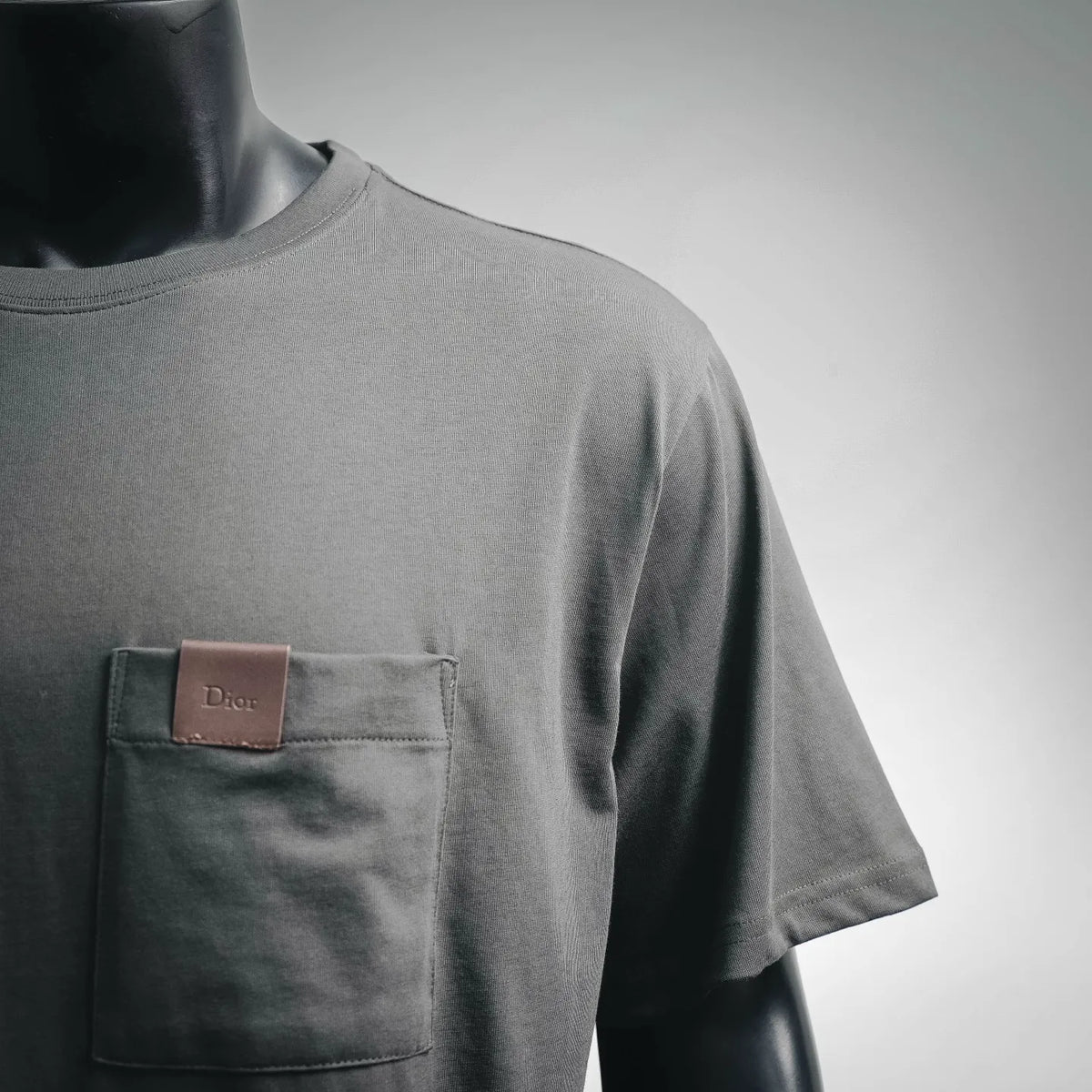 Dior dark gray short-sleeve T-shirt with front chest pocket detail