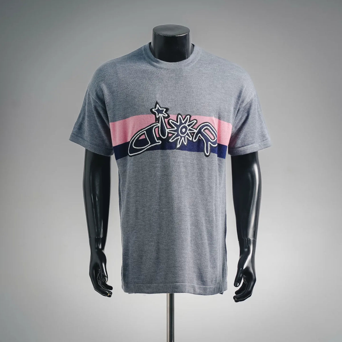 Men’s short-sleeve T-shirt in heather blue with colorful front graphic stripe print