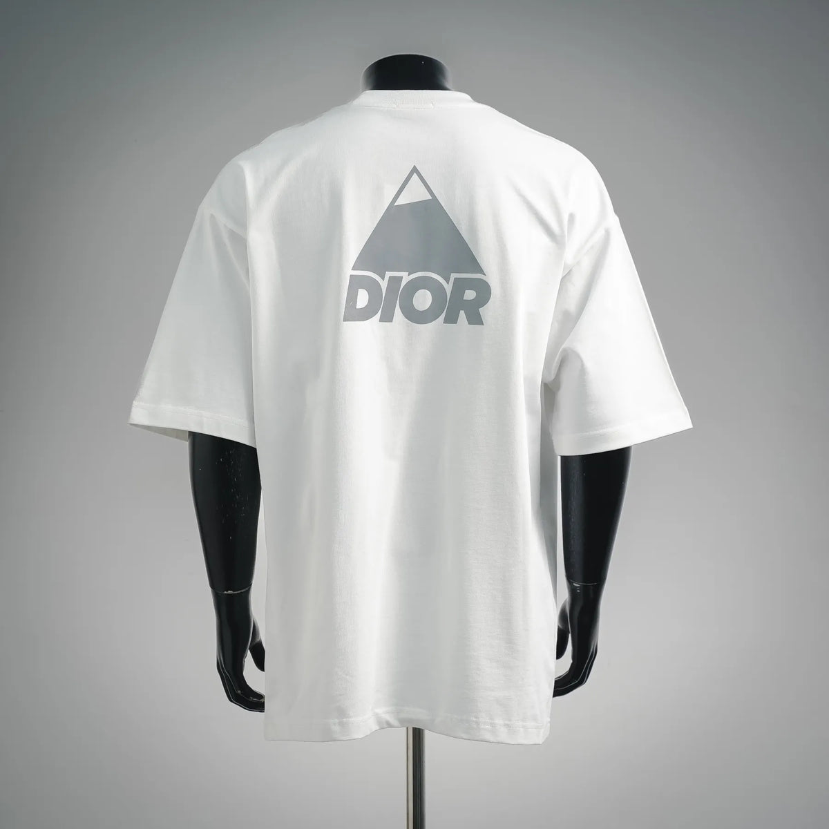 Dior short-sleeve T-shirt, white back with large triangular logo